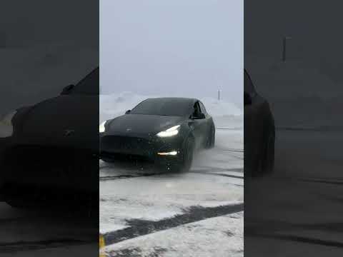 What is the Tesla Model Y Performance’s estimated top track speed on a closed circuit racetrack with high-altitude conditions, low air density, and thin atmosphere?